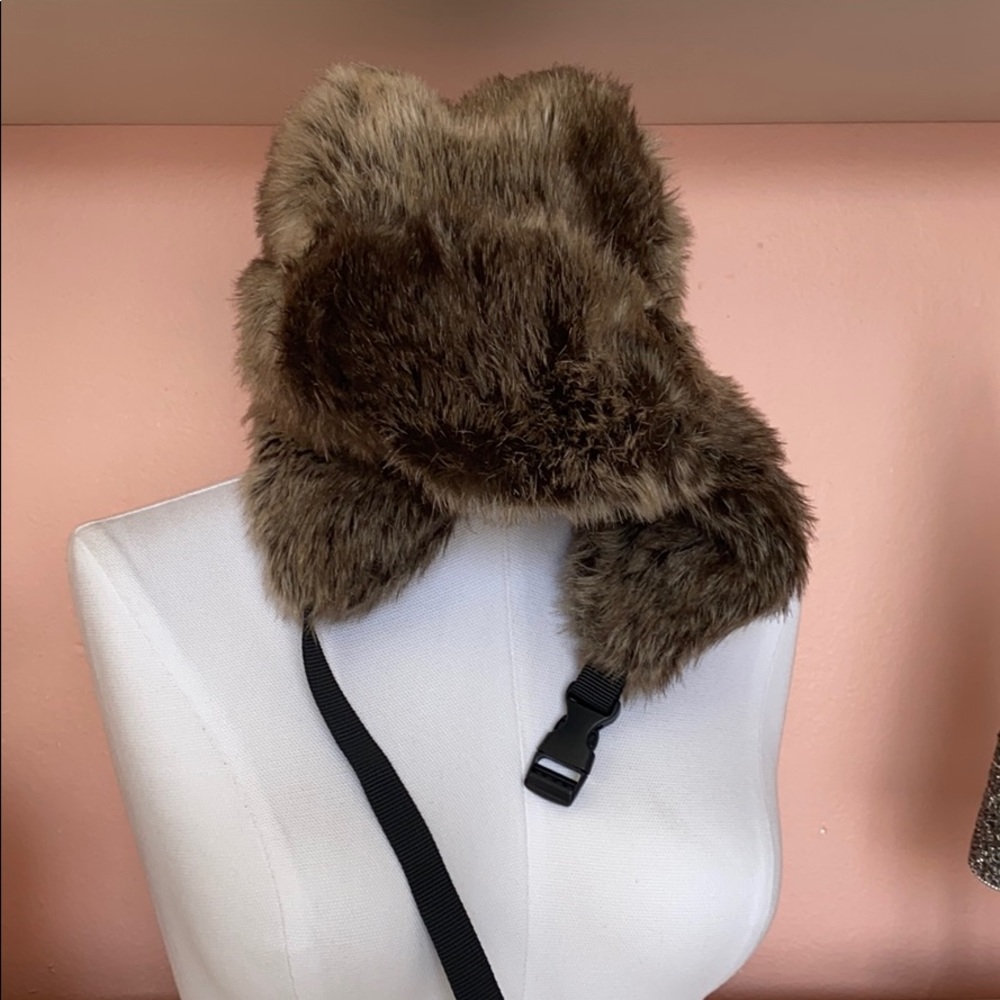 Man Fur Trapper hat
